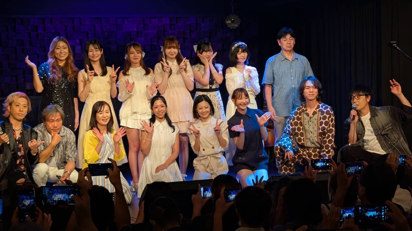 試写会に集まった出演者・関係者
